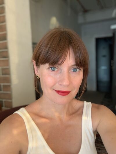  ,   Marina, 42 ,   c , 