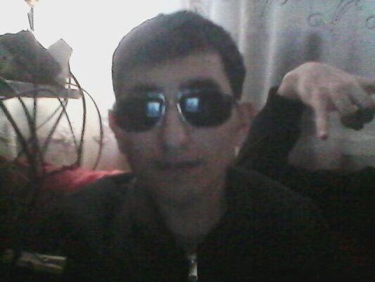  ,   Leon, 23 ,   ,   