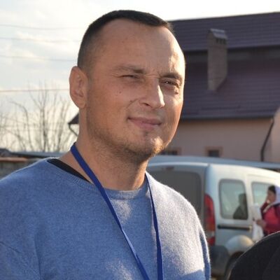  ,   Sergiu, 43 ,   c 