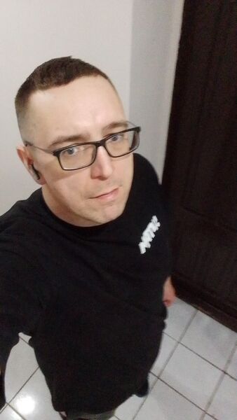  ,   Anton, 39 ,   ,   