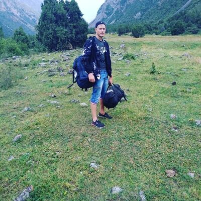  ,   Luriy, 32 ,   ,   , c 