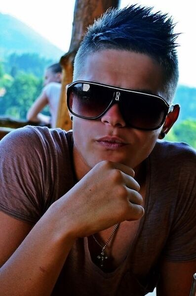  ,   Artem, 36 ,   