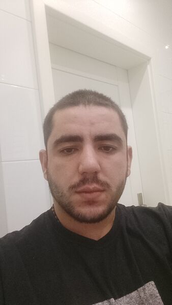  ,   Zviad, 28 ,   ,   