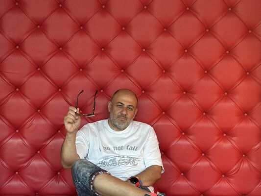  ,   Artem, 46 ,   ,   