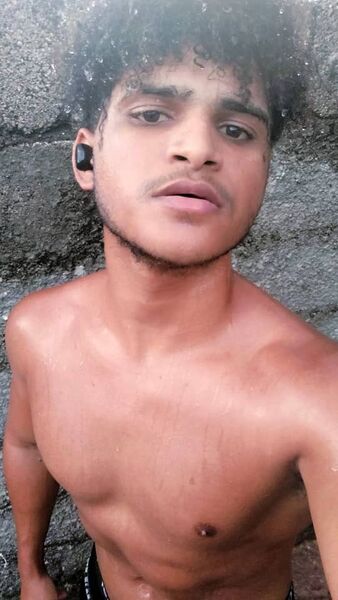  ,   Darien, 22 ,   ,   , c 