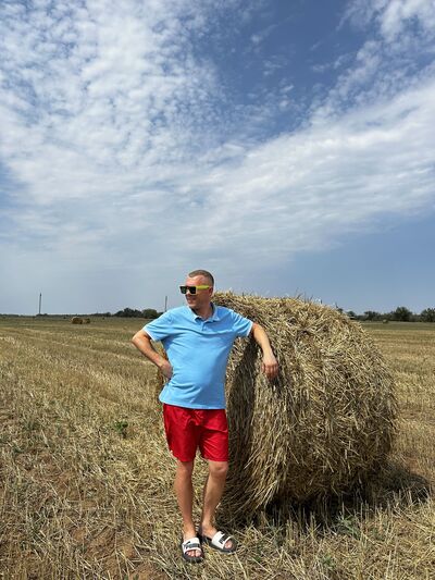  ,   Artem, 38 ,   ,   , c , 