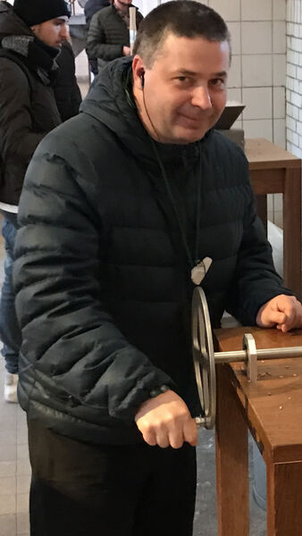  ,   Vlad, 43 ,   