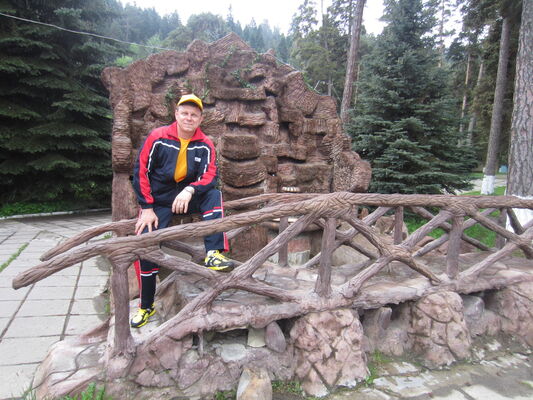  ,   Viktor, 63 ,   
