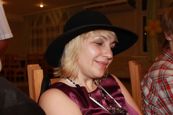  ,   Valia, 51 ,   ,   