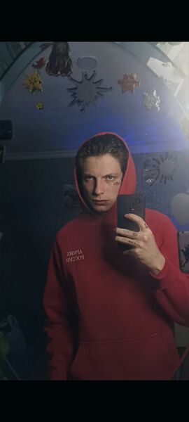  ,   Mihail, 25 ,     
