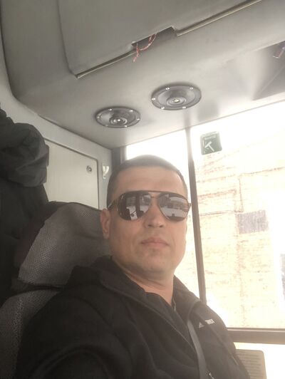  ,   Ruslan, 42 ,   ,   , c 