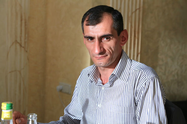  ,   Arkadi, 45 ,   ,   , c 