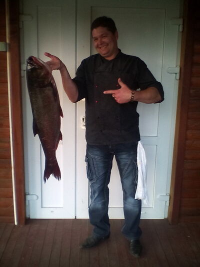  ,   Valentin, 45 ,   