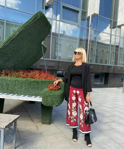  ,   Sanni, 48 ,     , c 