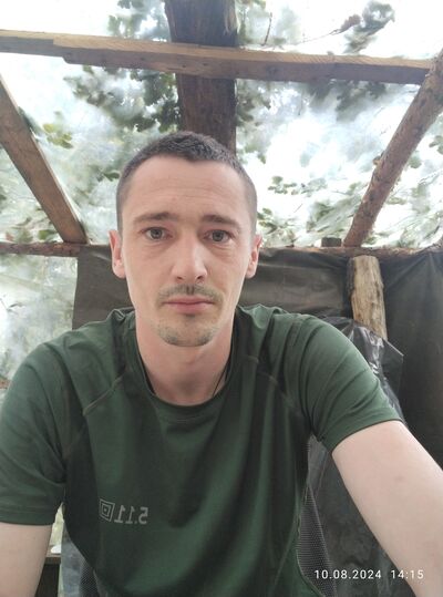  ,   Valek, 32 ,   ,   , c 