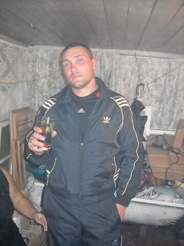  45684815  Igor, 44 ,    