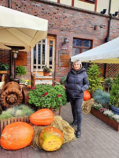  ,   Irena, 57 ,   c 