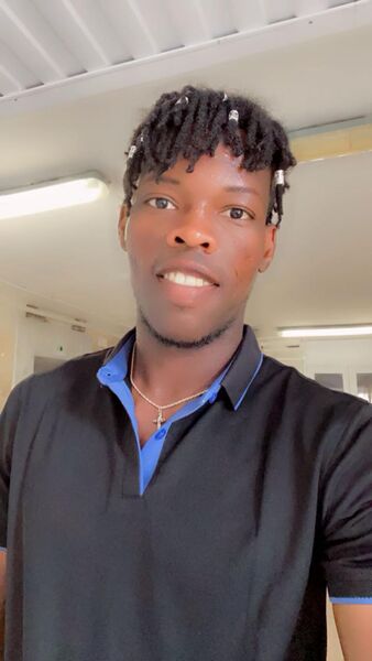  ,   Yannick, 27 ,   ,   