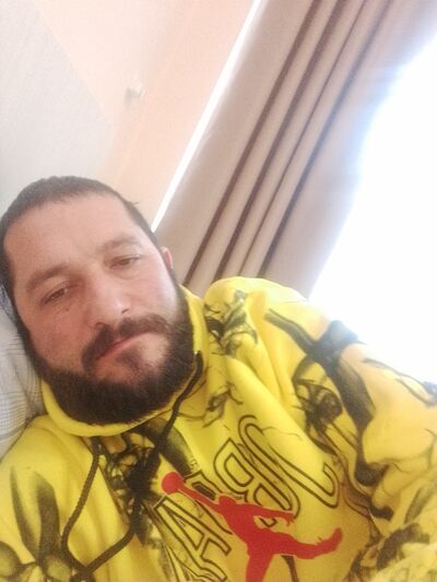  ,   Sergei, 46 ,   c 
