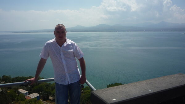  ,   Stas, 44 ,   