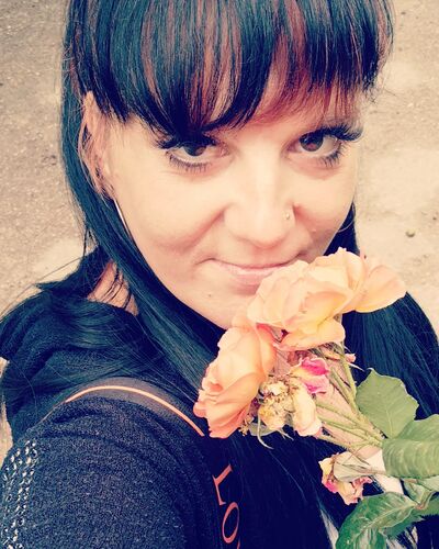  ,   Lana, 40 ,   ,   , c , 