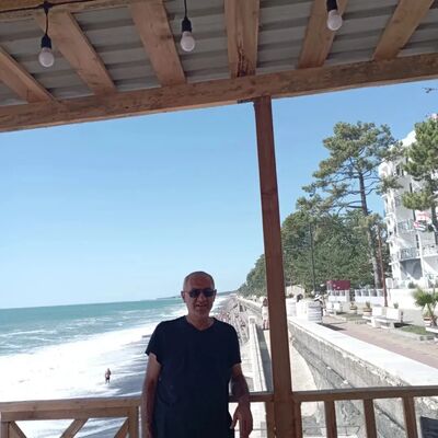  ,   Armen, 46 ,   ,   