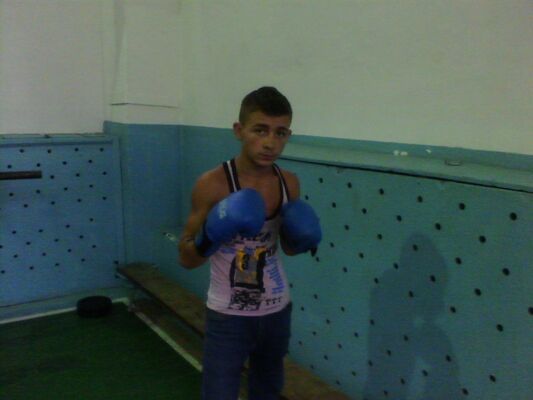  ,   Viktor, 34 ,   