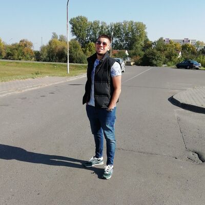  ,   Igor, 28 ,   
