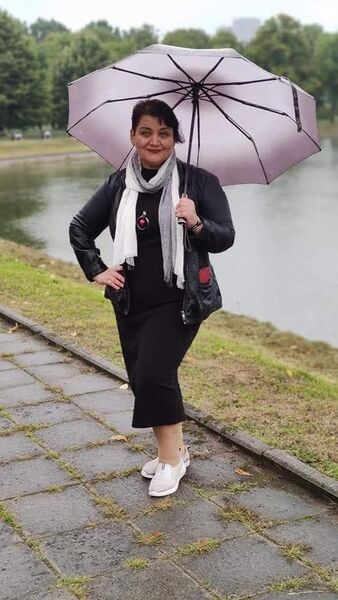  ,   Inese, 51 ,   , c , 