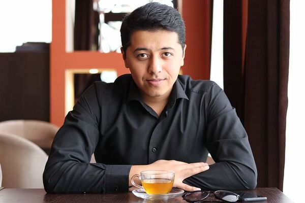  ,   Parviz, 32 ,   ,   , c 
