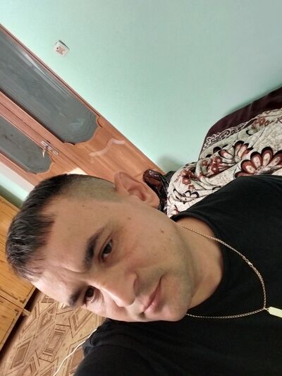  ,   Alex, 36 ,   ,   