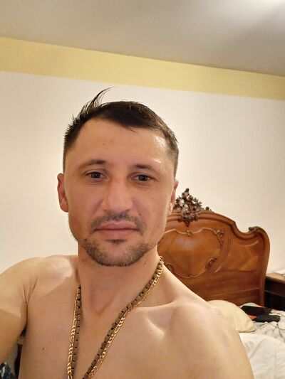 ,   Vlad, 32 ,   ,   