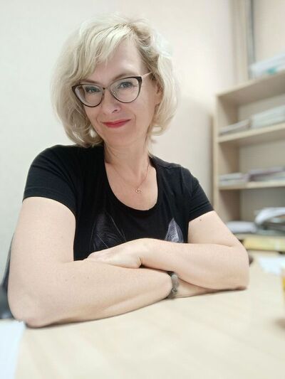  ,   Lidia, 53 ,   c 