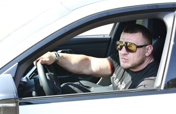  ,   ALEX G, 42 ,   ,   , c 