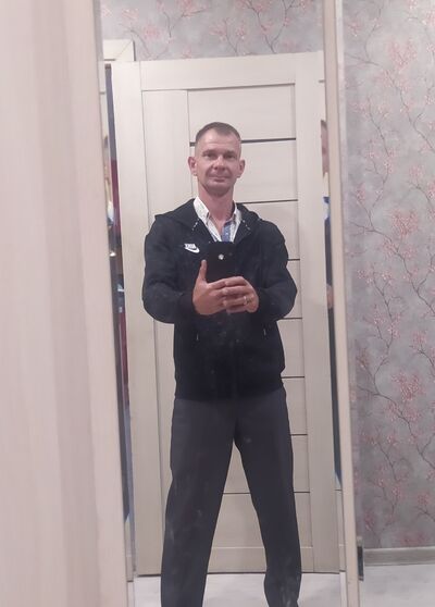  ,   Nik, 41 ,   