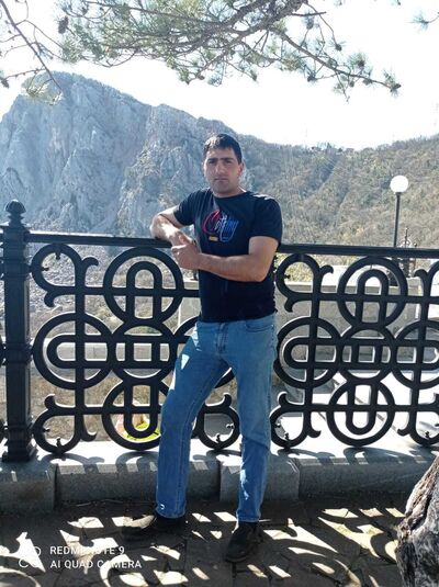  ,   Arman, 32 ,   ,   