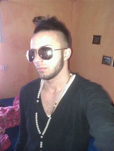  ,   Radu, 33 ,   