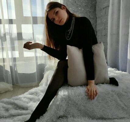  ,   Violetta Ray, 30 ,   ,   