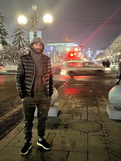  ,   Artur, 37 ,   ,   