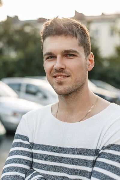  ,   Valera, 32 ,   ,   , c , 