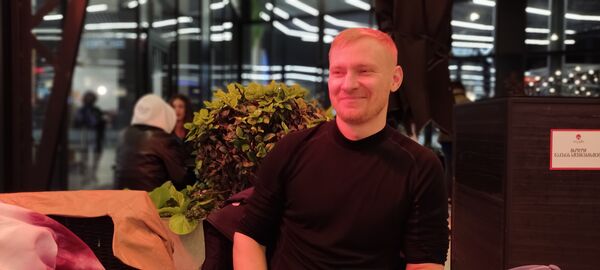  -,   Eugene, 35 ,   ,   , c , 
