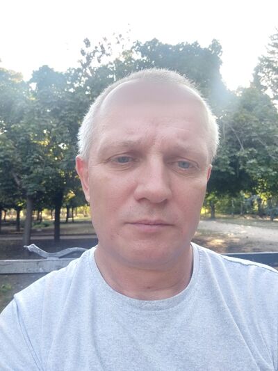  ,   Djordj, 37 ,   c 