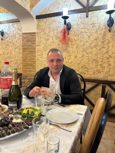  ,   Victor, 36 ,   ,   