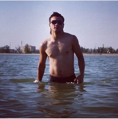  ,   Rustam, 33 ,   