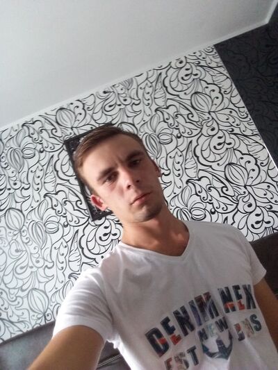  ,   Denis, 27 ,   