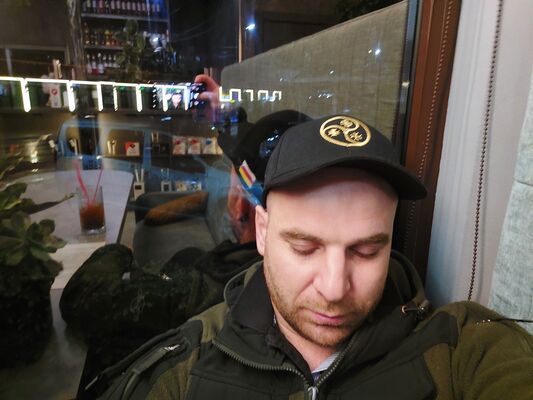  ,   Nik, 33 ,   ,   