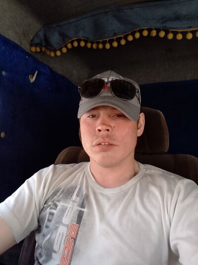  ,   Artur, 25 ,   ,   
