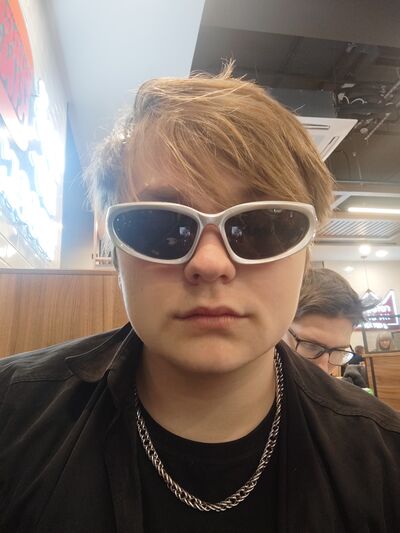  ,   Nikita, 18 ,   ,   