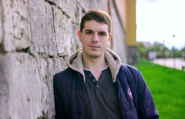  ,   Artem, 31 ,   