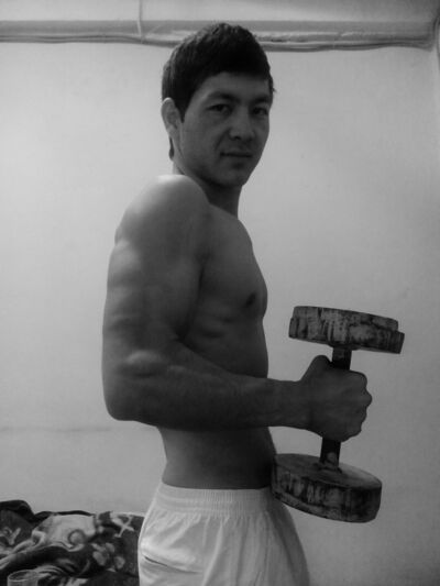  ,   Baxrom, 34 ,  